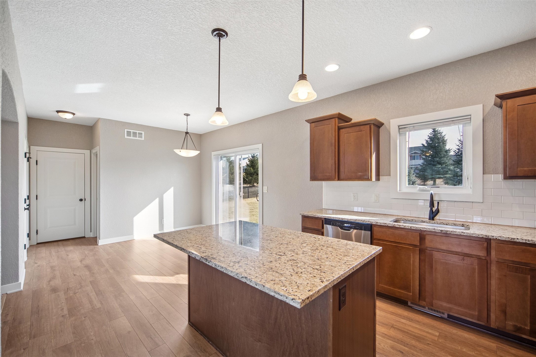 961 Bridgeview Street