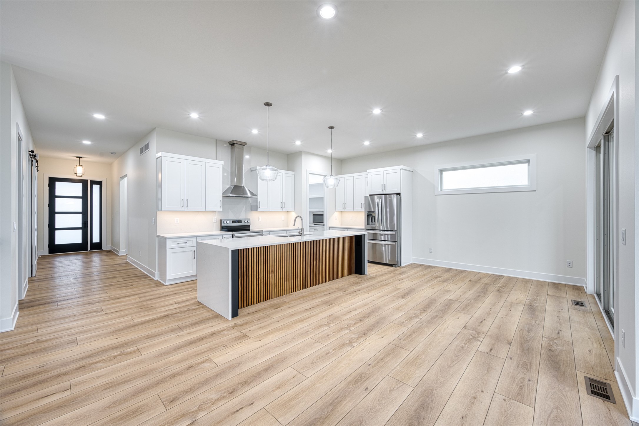 855 NW Frescott Circle