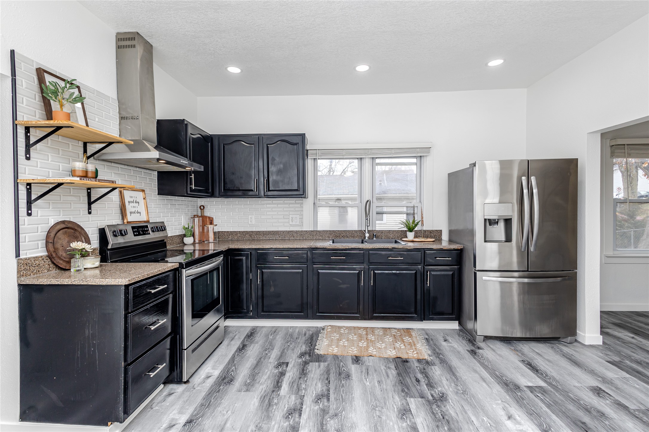 Photo 1 of 28 — 2503 SE 5th Street, Des Moines, IA 50315