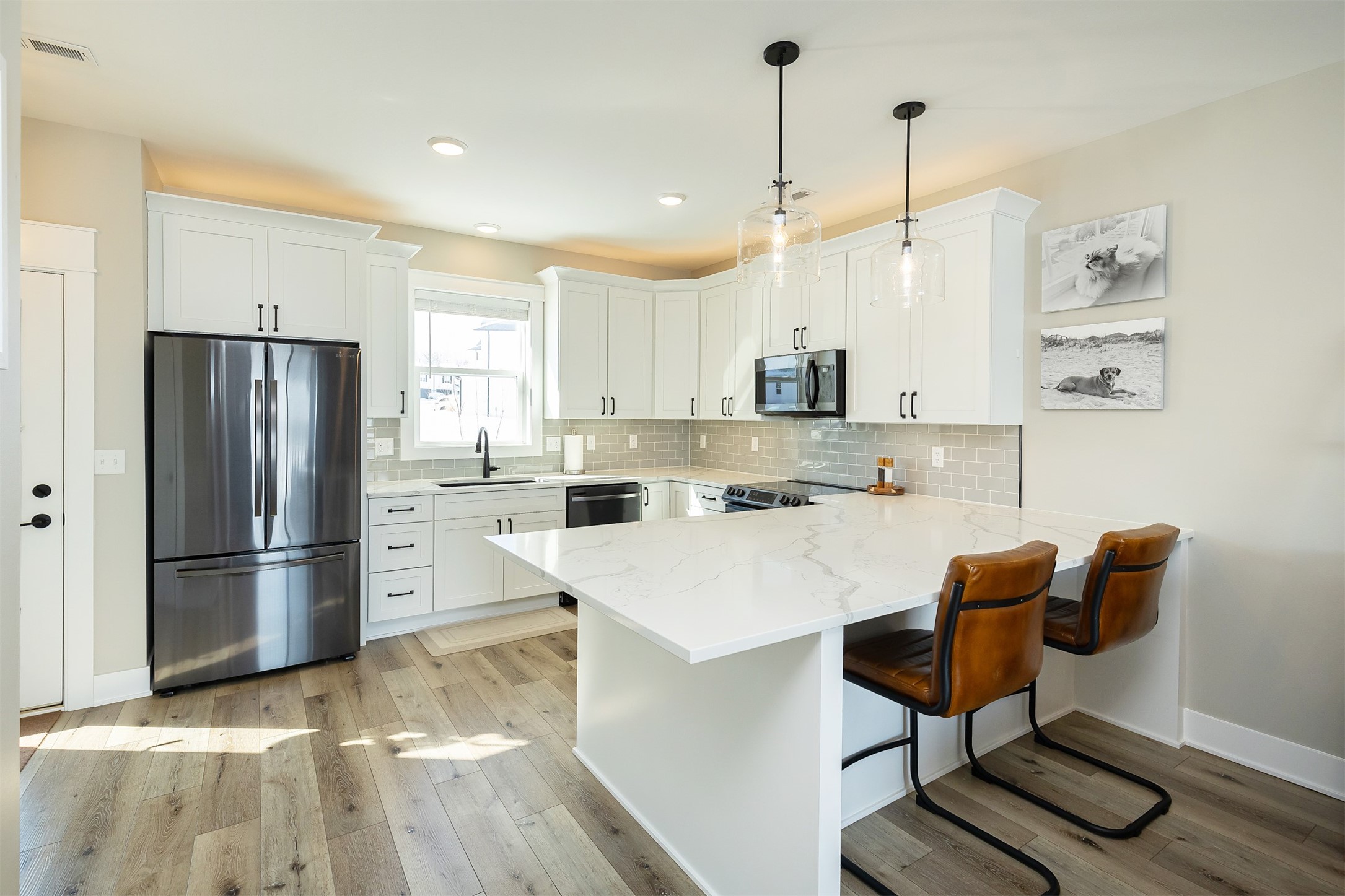 811 Ledgestone Court