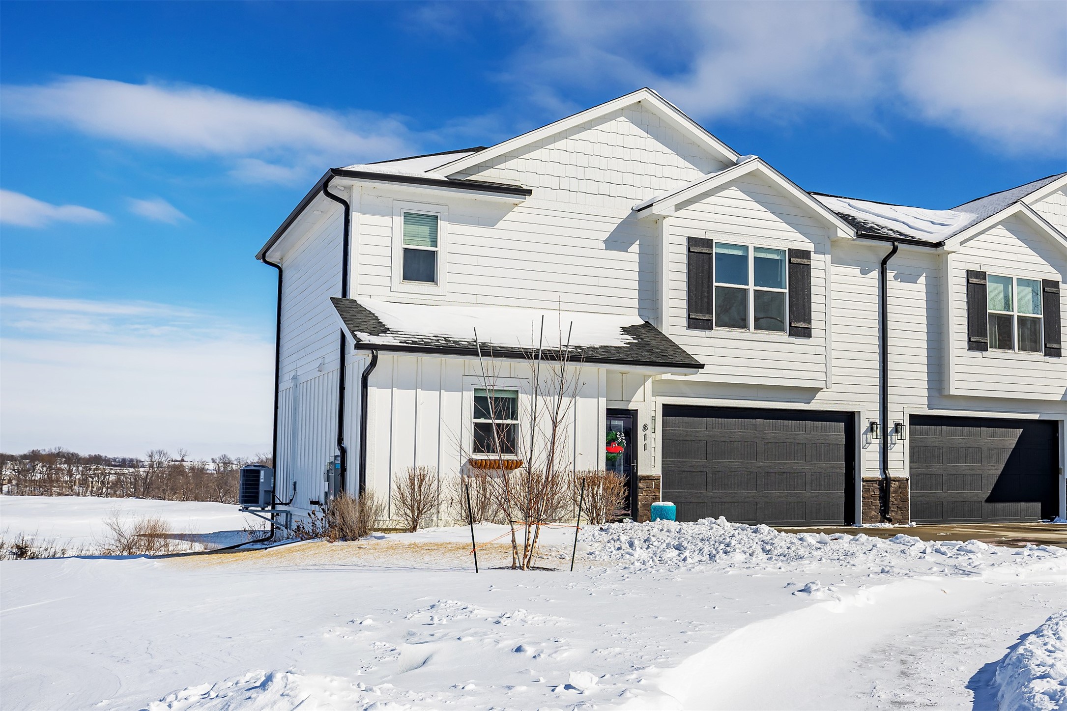 811 Ledgestone Court