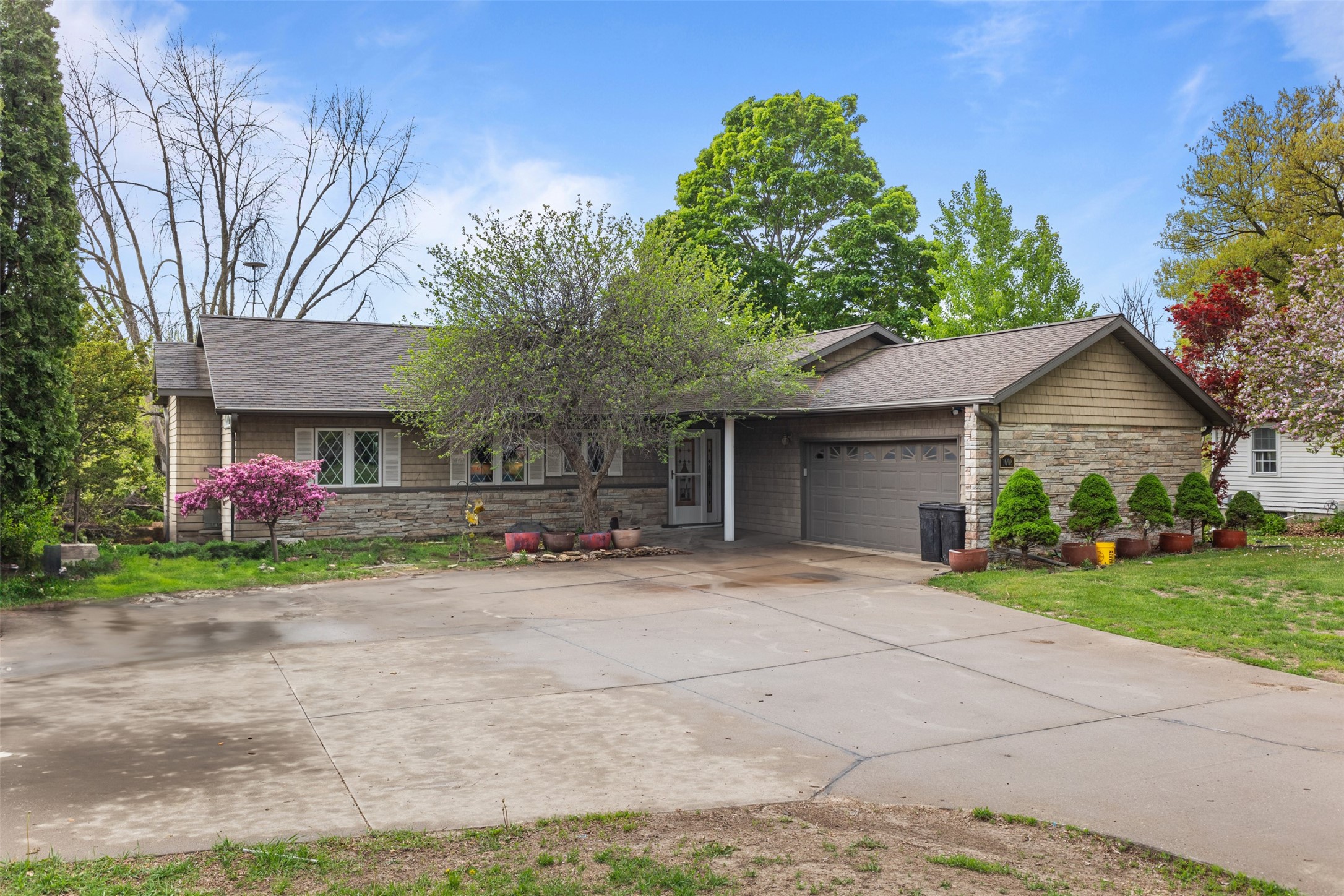 1608 W Lincoln Way, Marshalltown, Iowa image 2