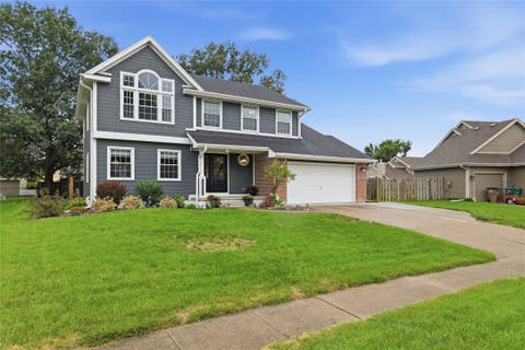 Homes For Sale - 1260 Bentwood Court<br/> Altoona, IA 50009