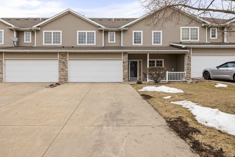 Condo For Sale - 10415 Hickory Drive #9<br/> Urbandale, IA 50322