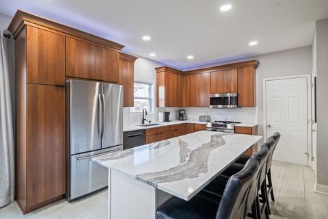 Homes For Sale - 380 NE Cardinal Lane<br/> Waukee, IA 50263