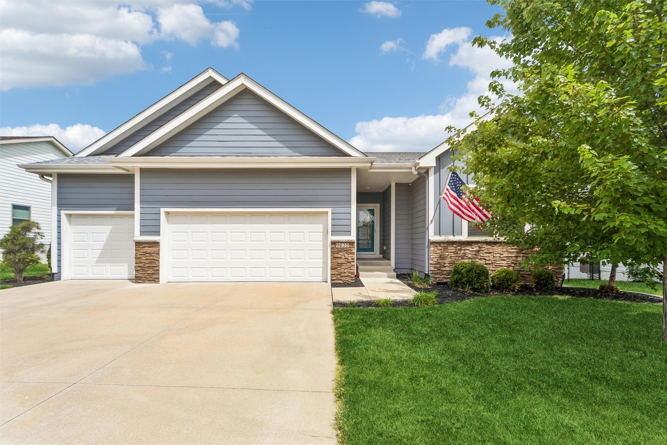 Photo 1 of 35 — 9635 Marnewood Drive, Johnston, IA 50131