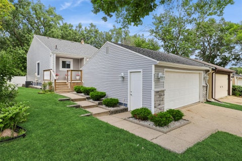 Homes For Sale - 8311 Twana Drive<br/> Polk County, Urbandale, IA 50322