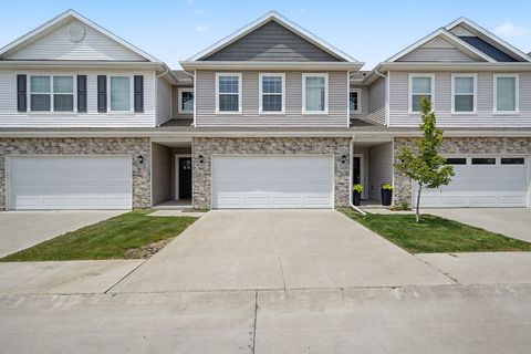 Condo For Sale - 1013 Maywood Lane<br/> Waukee, IA 50263