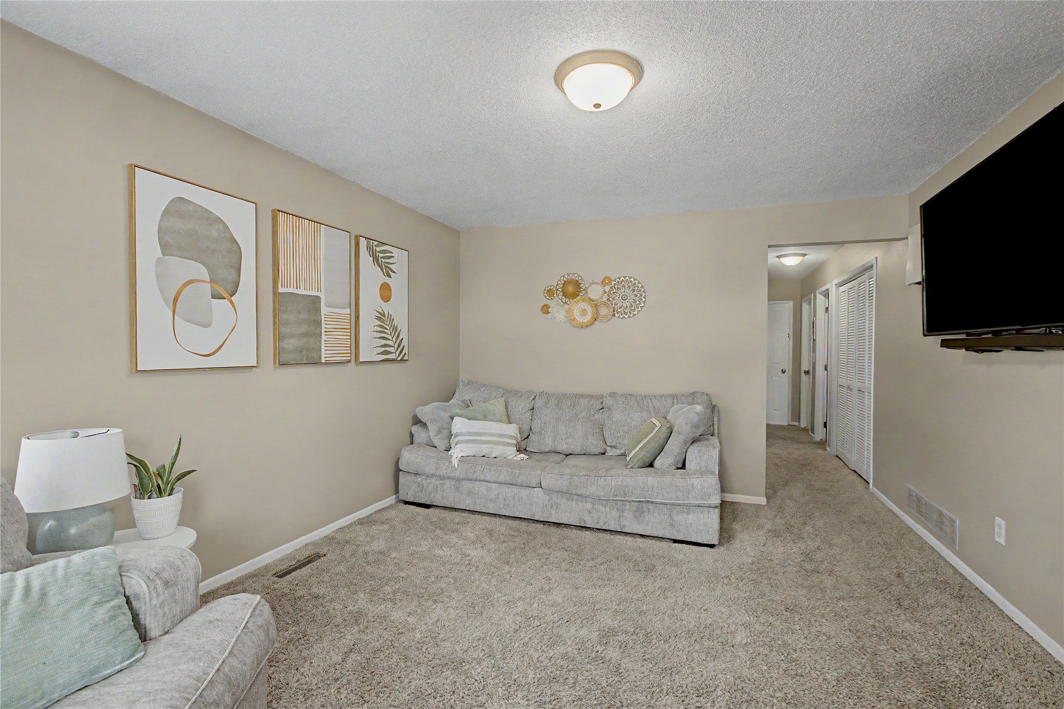 225 10th Street SE