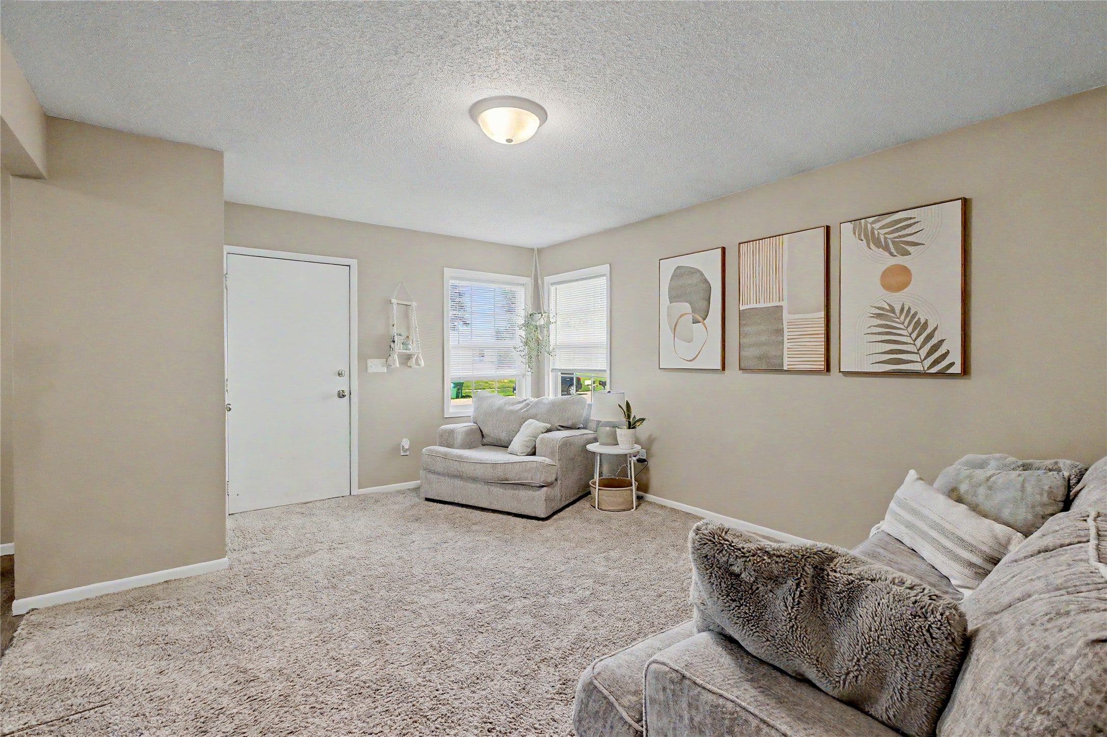 225 10th Street SE