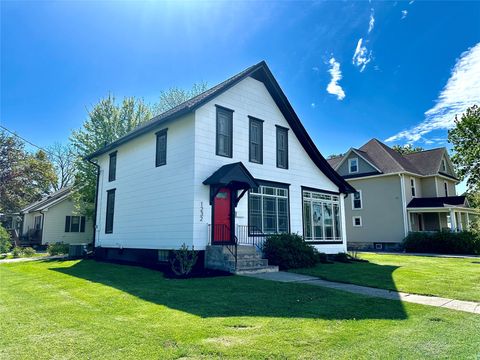 Homes For Sale - 1232 Main Street<br/> Grinnell, IA 50112