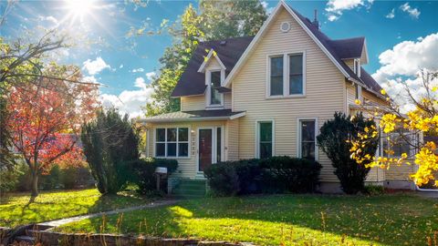 Homes For Sale - 1322 7th Street<br/> Boone County, Boone, IA 50036