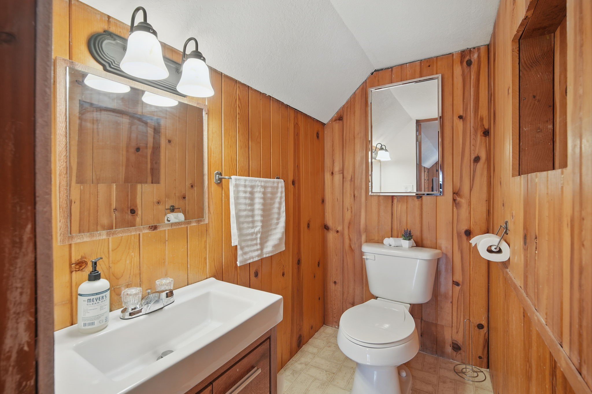 1034 66th Street, Windsor Heights, Iowa image 14