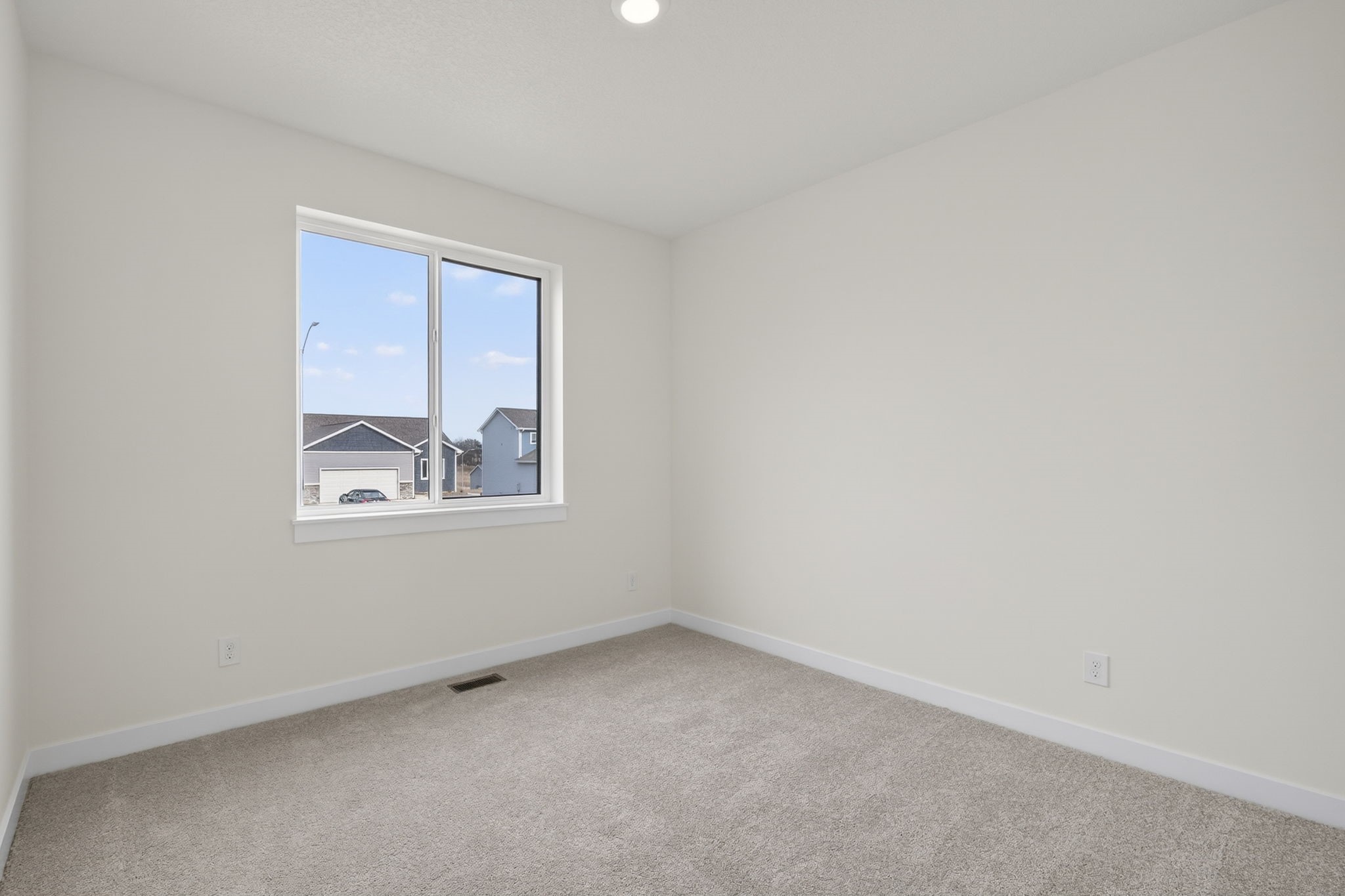 718 Plainside Avenue