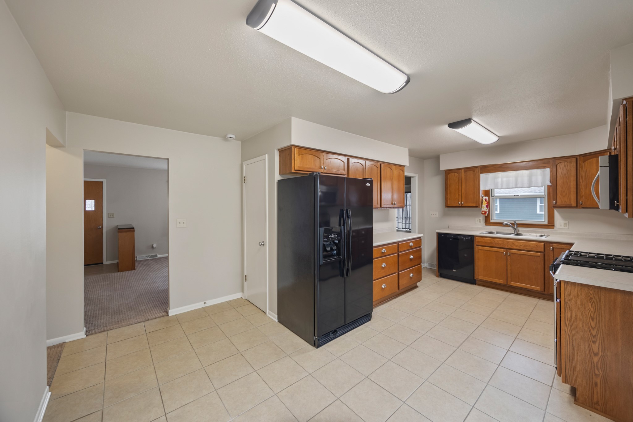 325 Ashworth Drive, Waukee, Iowa image 3
