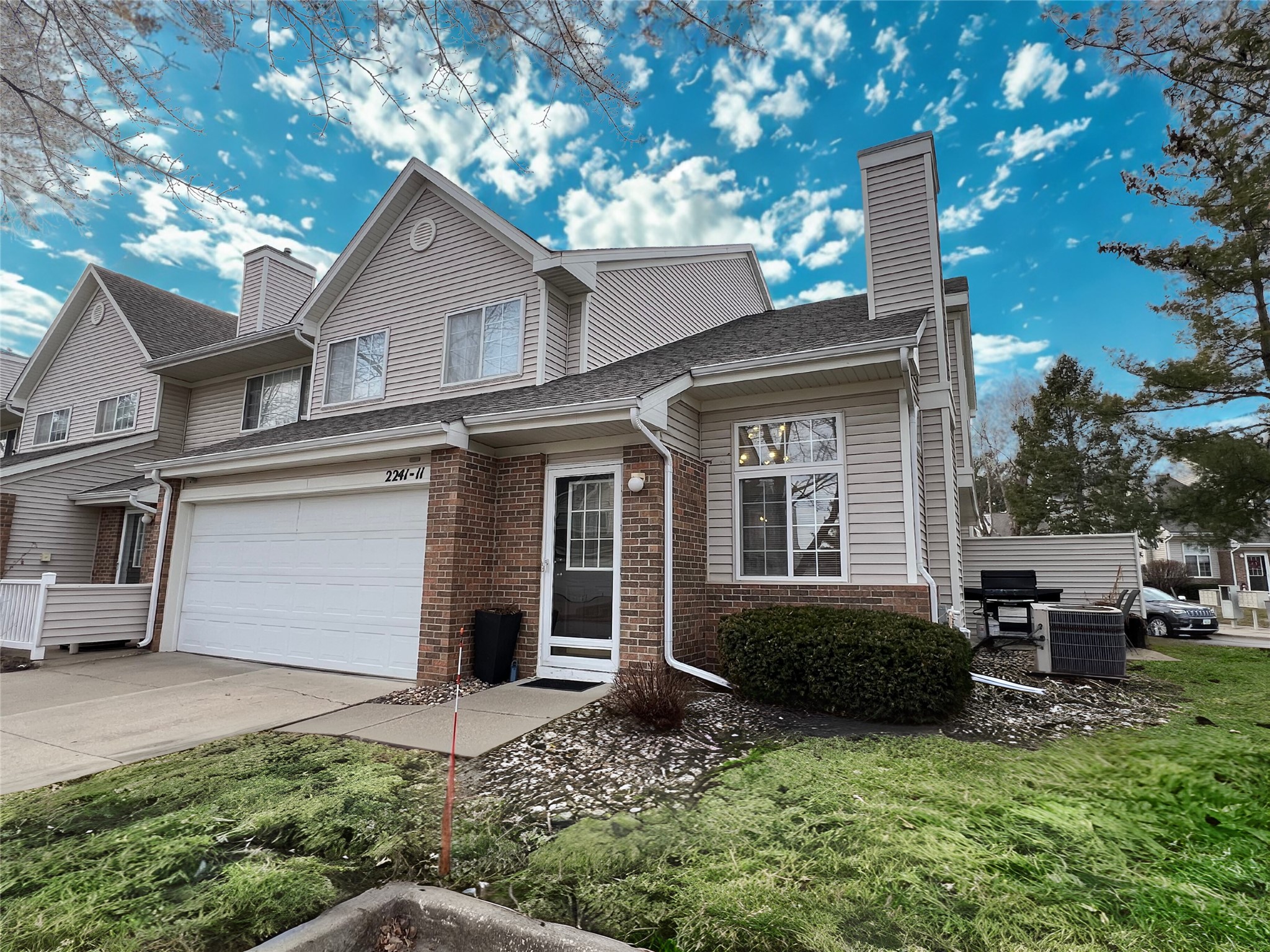 2241 Grand Avenue 11