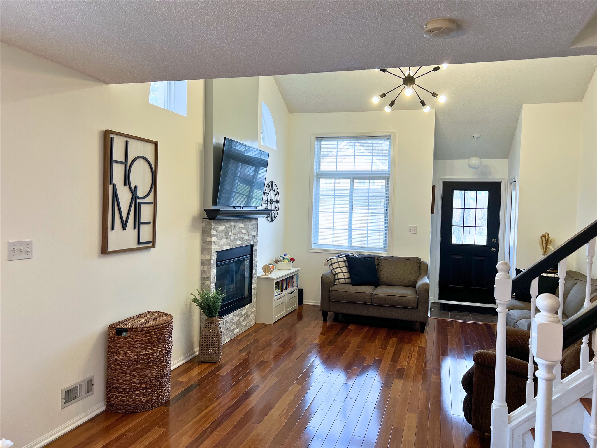 2241 Grand Avenue 11