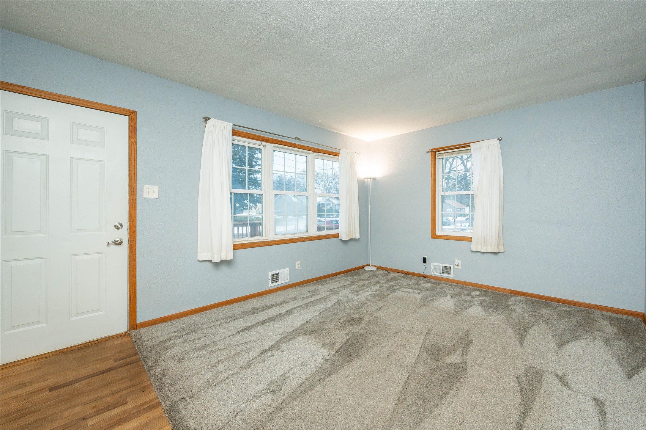 3103 E Shawnee Avenue