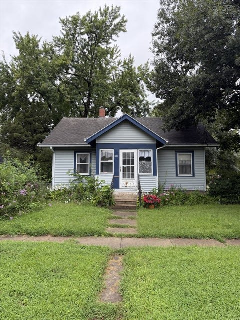 Homes For Sale - 301 S Hazel Avenue<br/> Ames, IA 50010