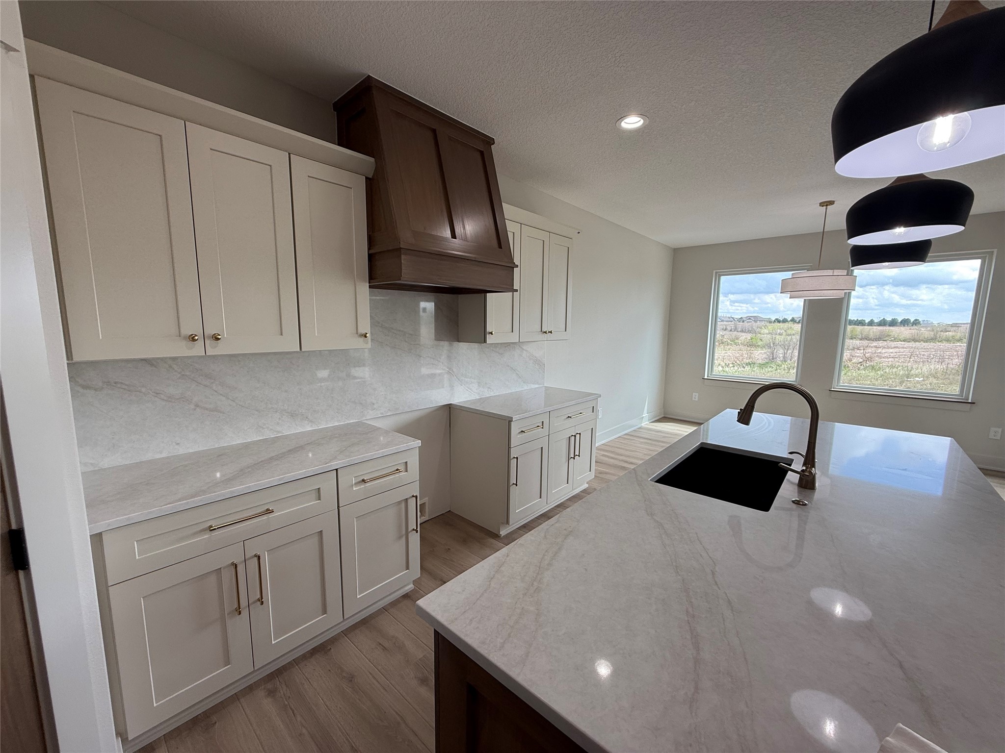 16408 N Valley Drive