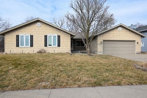 9627 Lincoln Avenue Clive IA 50325