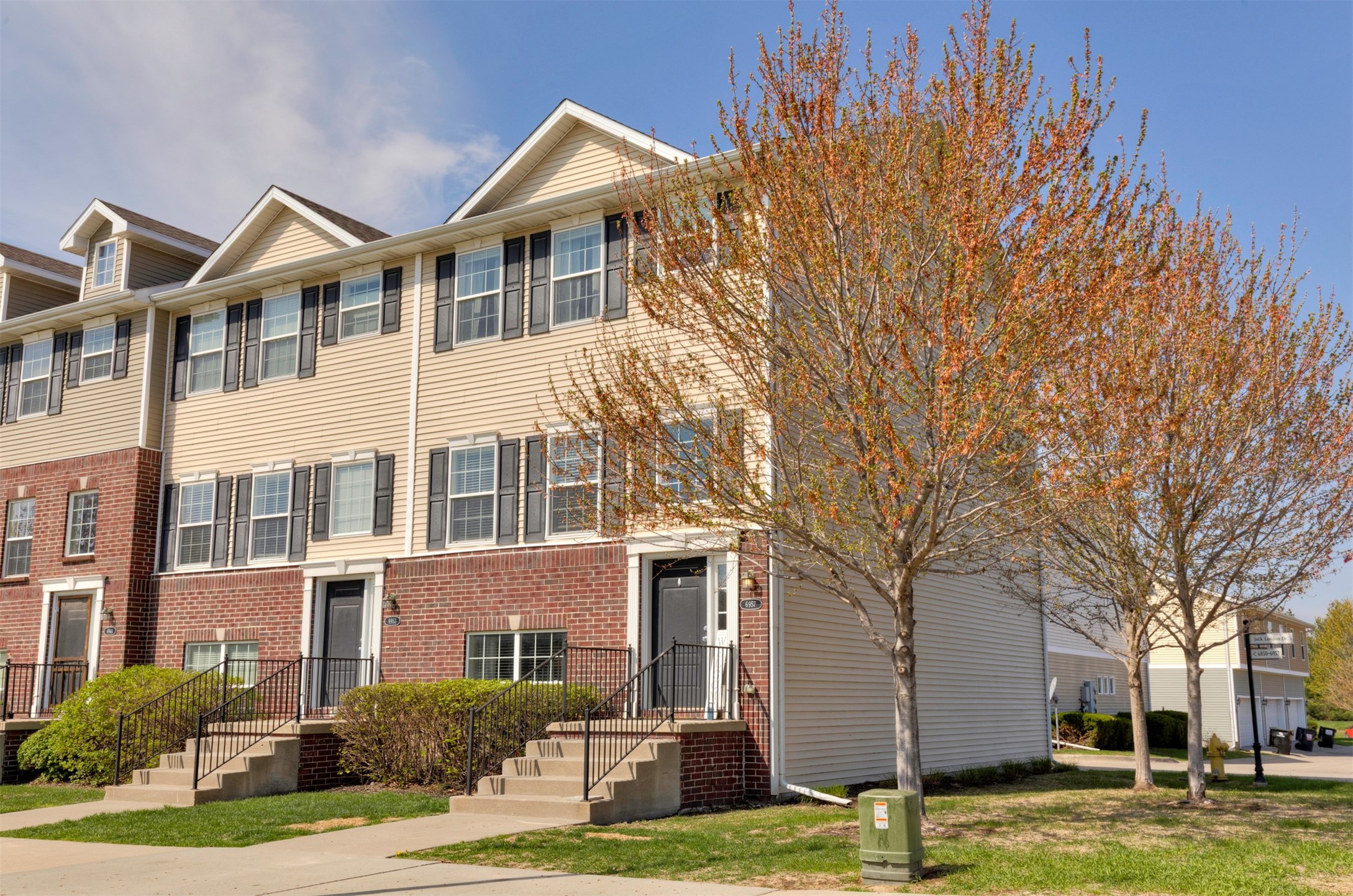 6957 Jack London Drive, Johnston, Iowa image 2