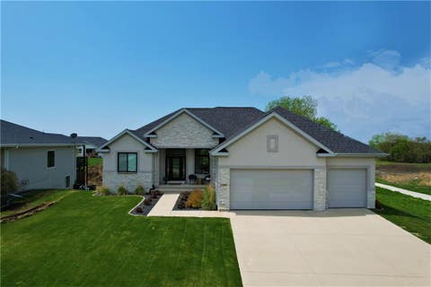 Featured picture for the property 672710