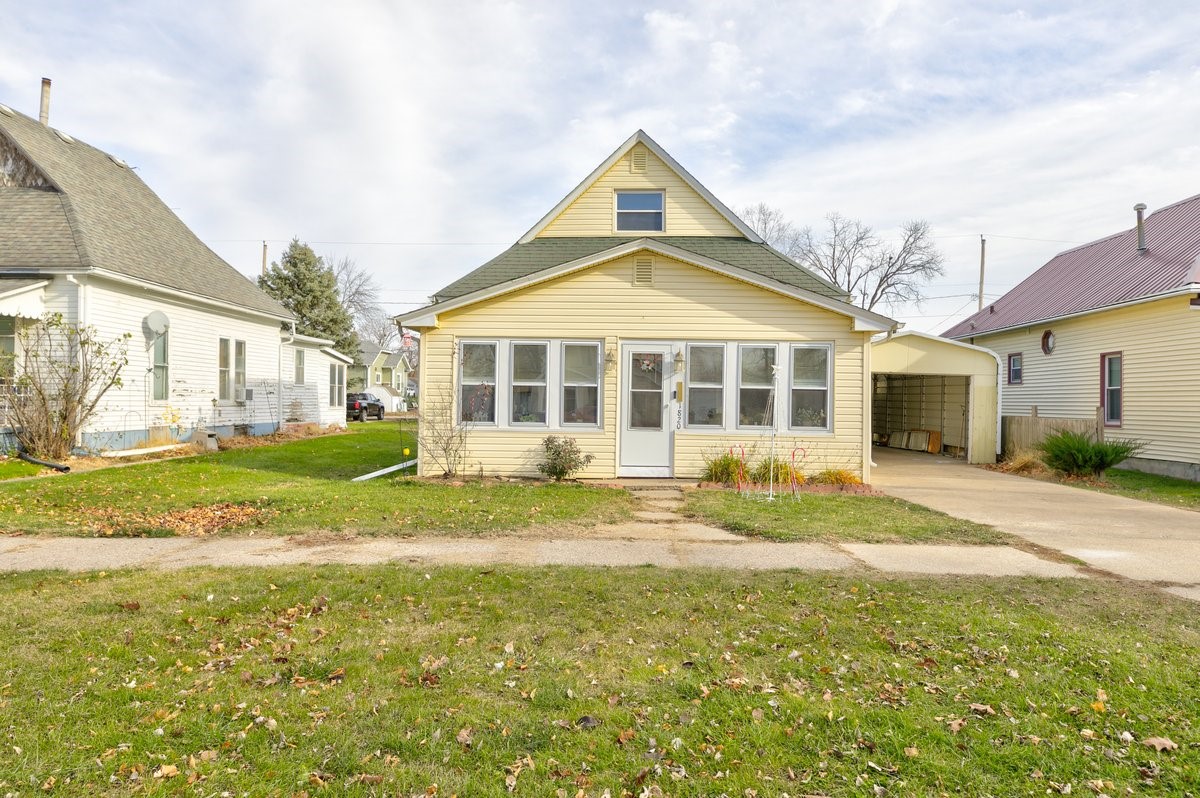 1820 5th Street, Perry, Iowa image 1