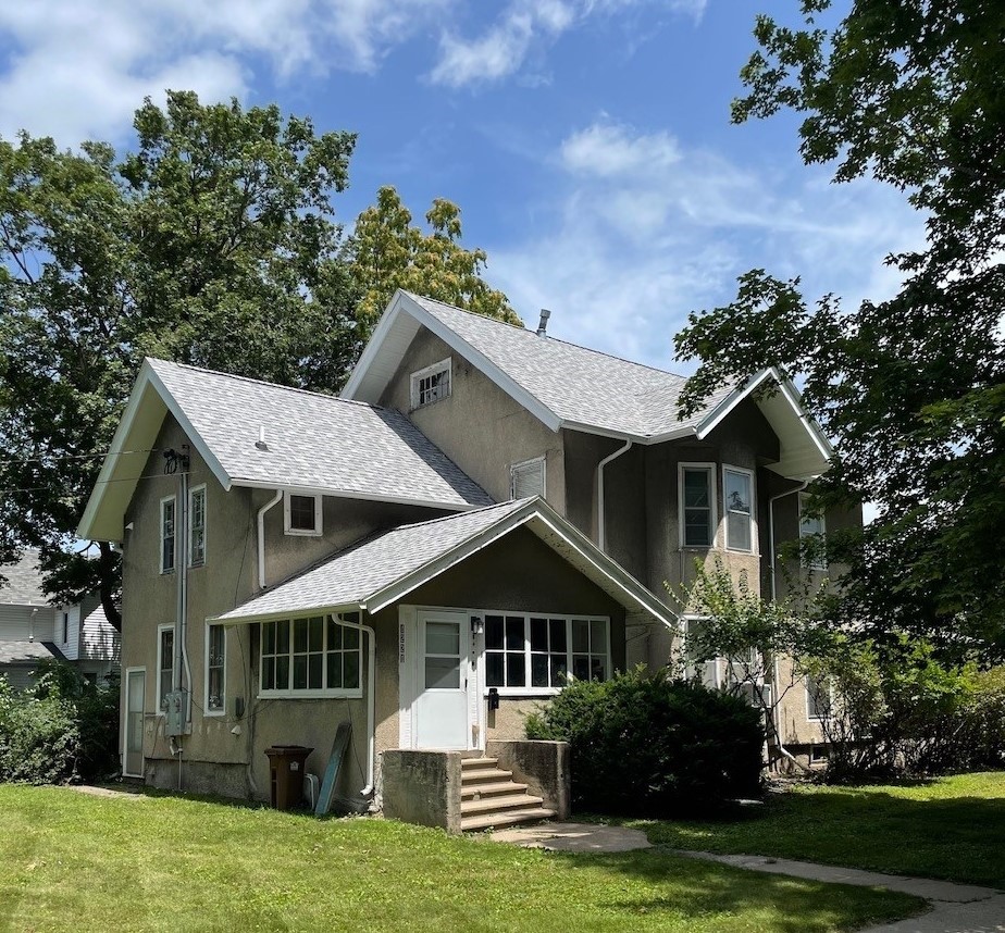 Photo 1 of 28 — 903 East Street, Grinnell, IA 50112