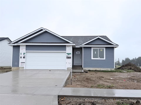 Homes For Sale - 3184 Marigold Circle<br/> Pella, IA 50219
