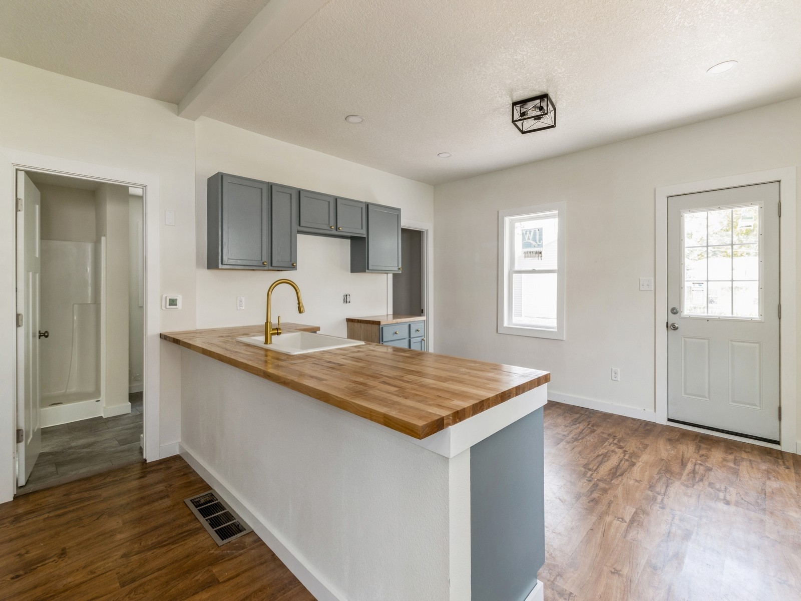 709 E 8th Street, Newton, Iowa image 23