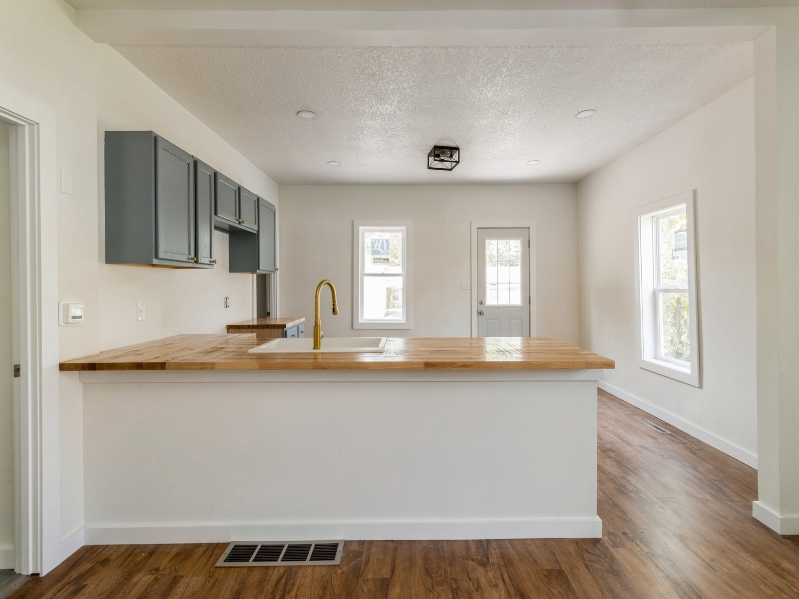 709 E 8th Street, Newton, Iowa image 22