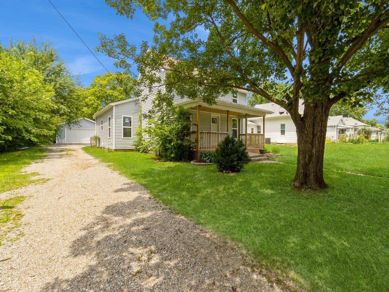 709 E 8th Street, Newton, Iowa image 3