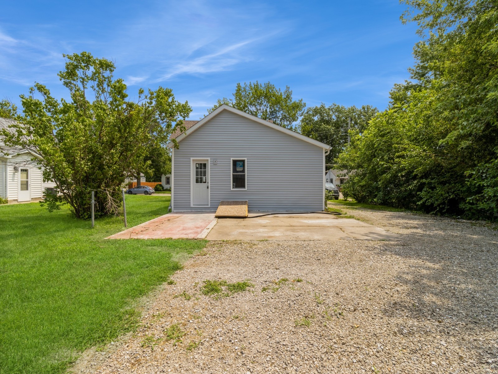709 E 8th Street, Newton, Iowa image 5