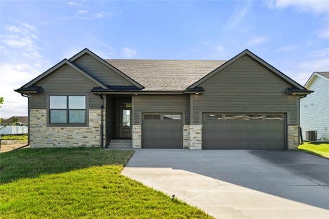 Homes For Sale - 2615 NW Fairfield Drive<br/> Ankeny, IA 50023