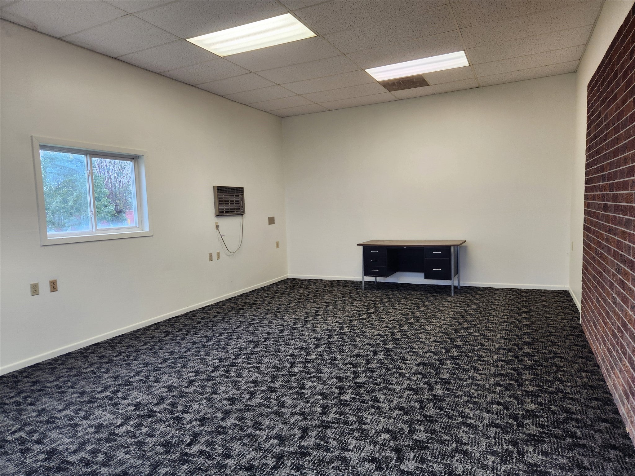 906 W 11th Street