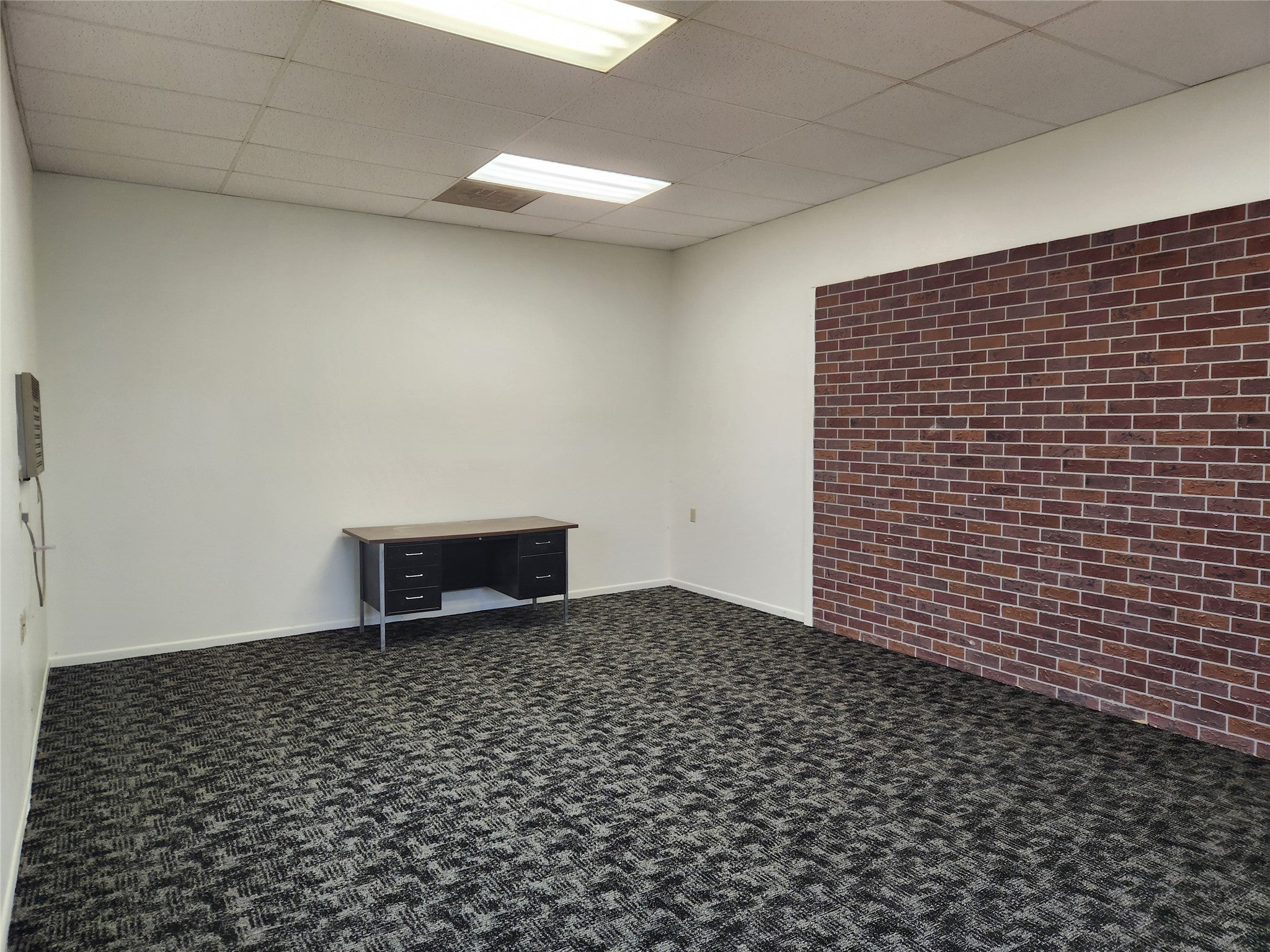 906 W 11th Street