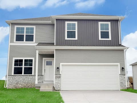 Homes For Sale - 706 E Trail Ridge Place<br/> Warren County, Indianola, IA 50125