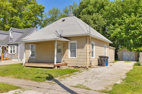 Homes For Sale - 911 Leland Avenue<br/> Des Moines, IA 50315