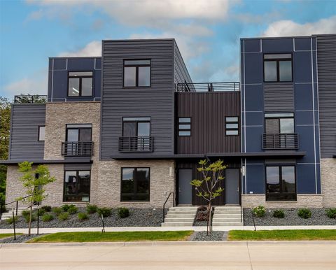 1154 Murphy Street Des Moines IA 50309