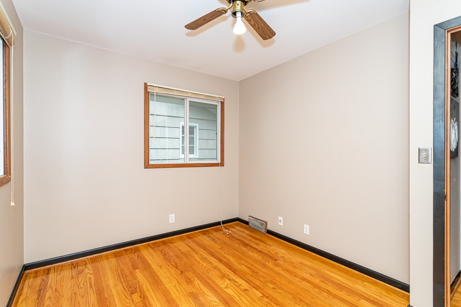 217 E 16th Street, Ames, Iowa image 20