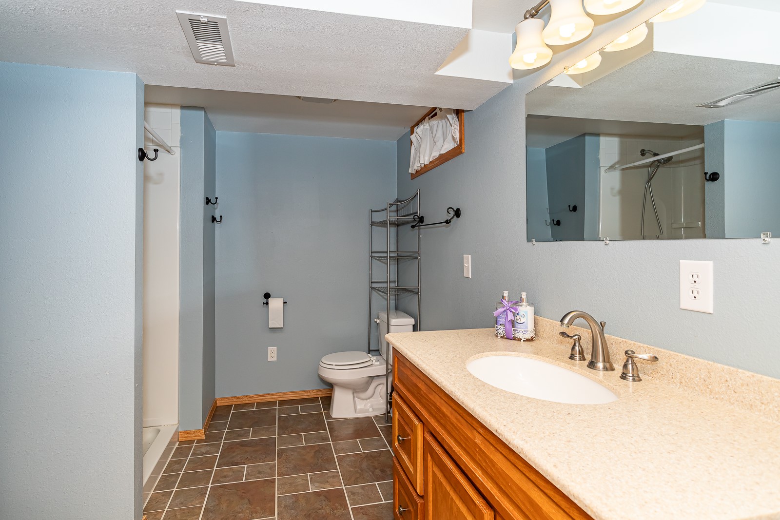 217 E 16th Street, Ames, Iowa image 26