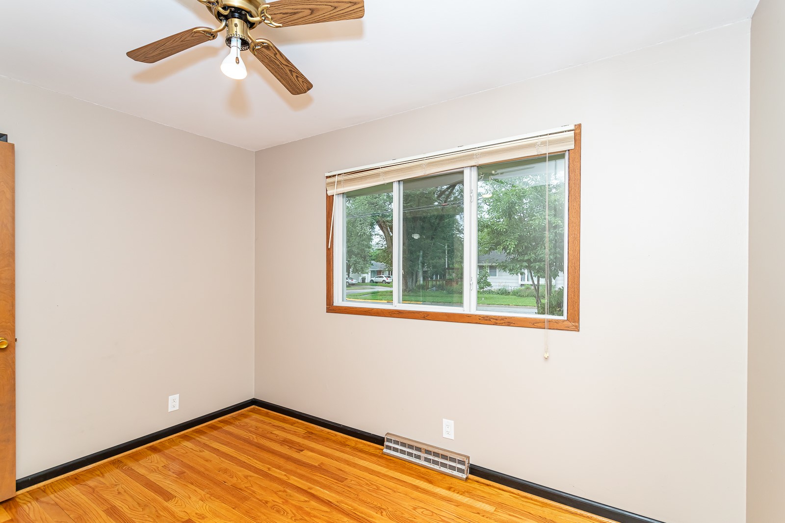 217 E 16th Street, Ames, Iowa image 21
