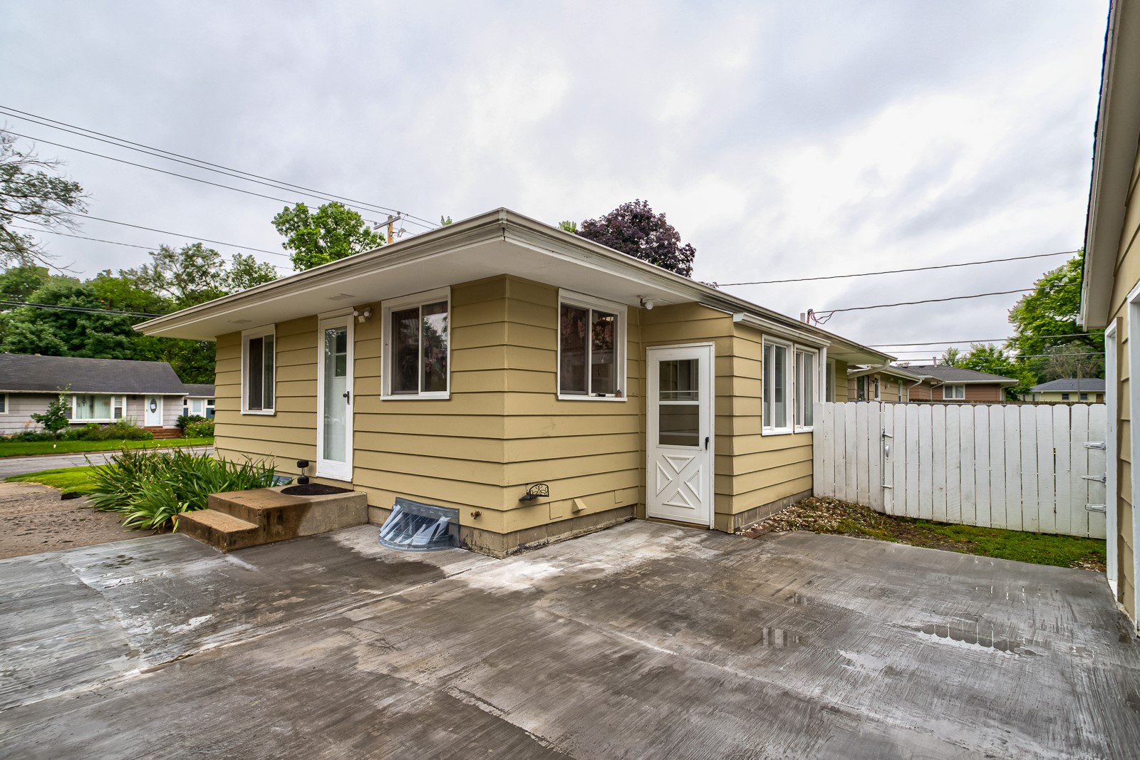 217 E 16th Street, Ames, Iowa image 4