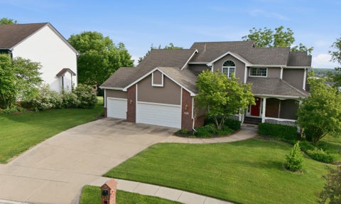 Homes For Sale - 5512 Garrison Court<br/> Johnston, IA 50131