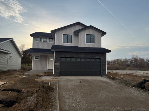 Homes For Sale - 570 NW Rockwood Lane<br/> Grimes, IA 50111