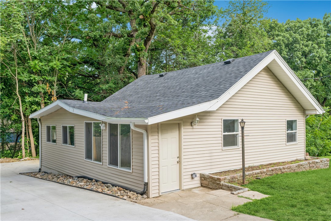 Photo 1 of 15 — 3306 S Union Street, Des Moines, IA 50315