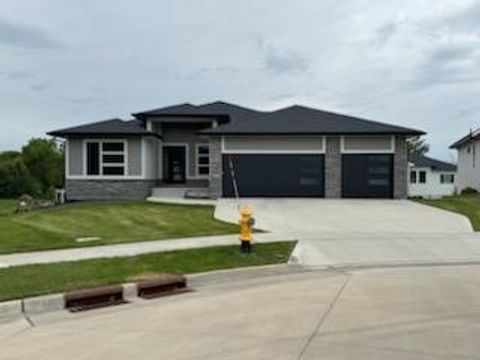 5006 148th Circle Urbandale IA 50323