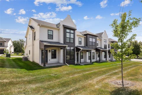 Condo For Sale - 14136 Wilden Drive<br/> Urbandale, IA 50323