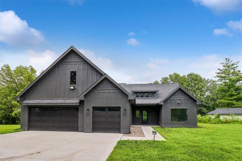 Homes For Sale - 4625 NW Lovington Drive<br/> Des Moines, IA 50310